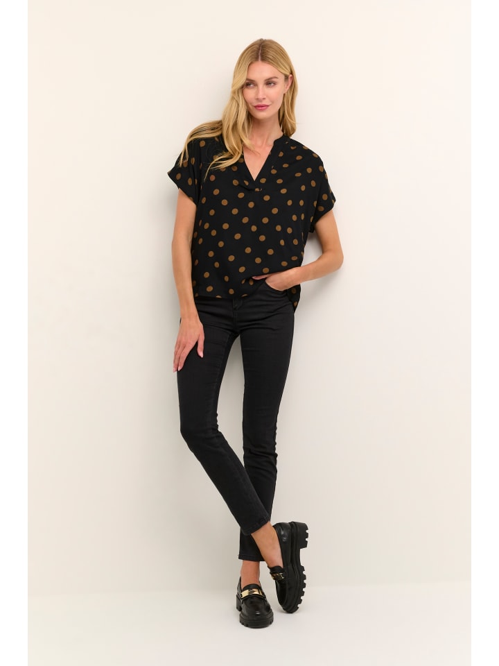 Блузка Kaffe, цвет black with mustang dot
Блузка Kaffe, цвет black with mustang dot