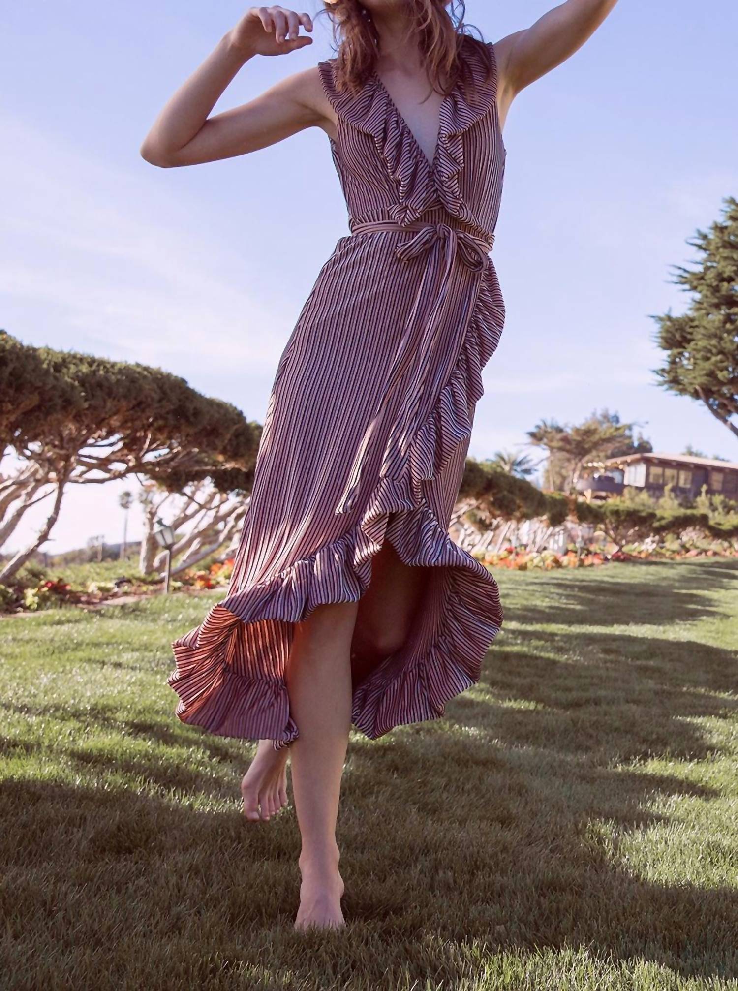 Платье Misa Eve в красном цвете Misa Los Angeles
Платье Misa Eve в красном цвете Misa Los Angeles