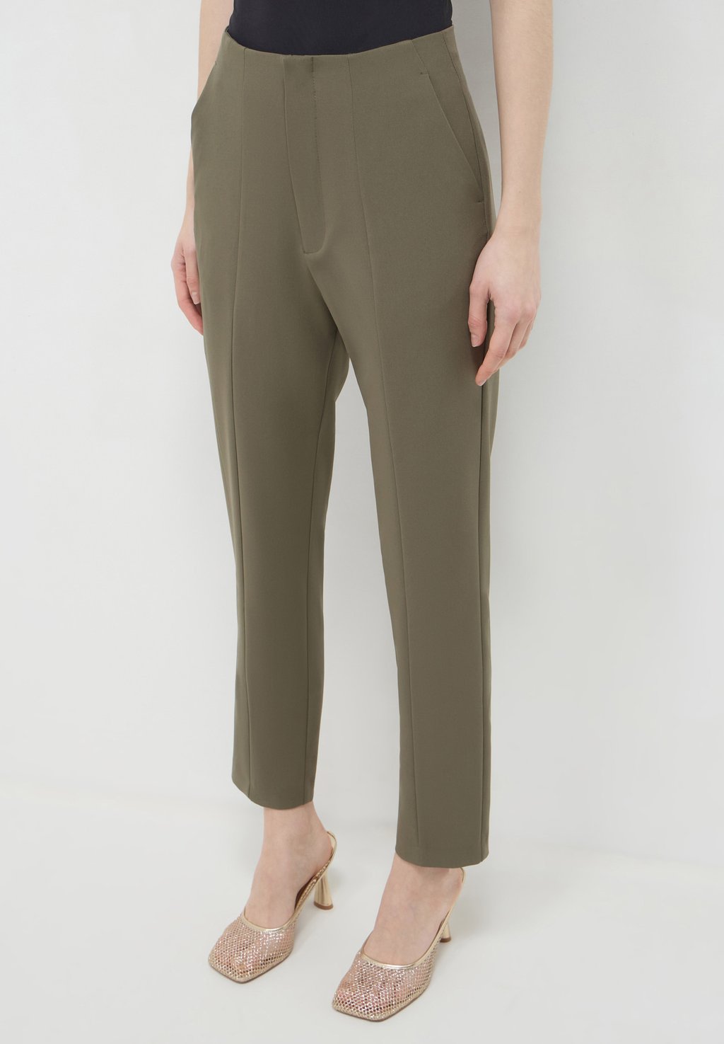 Брюки VITA ALTA Calliope, темно-зеленый
Брюки VITA ALTA Calliope, темно-зеленый