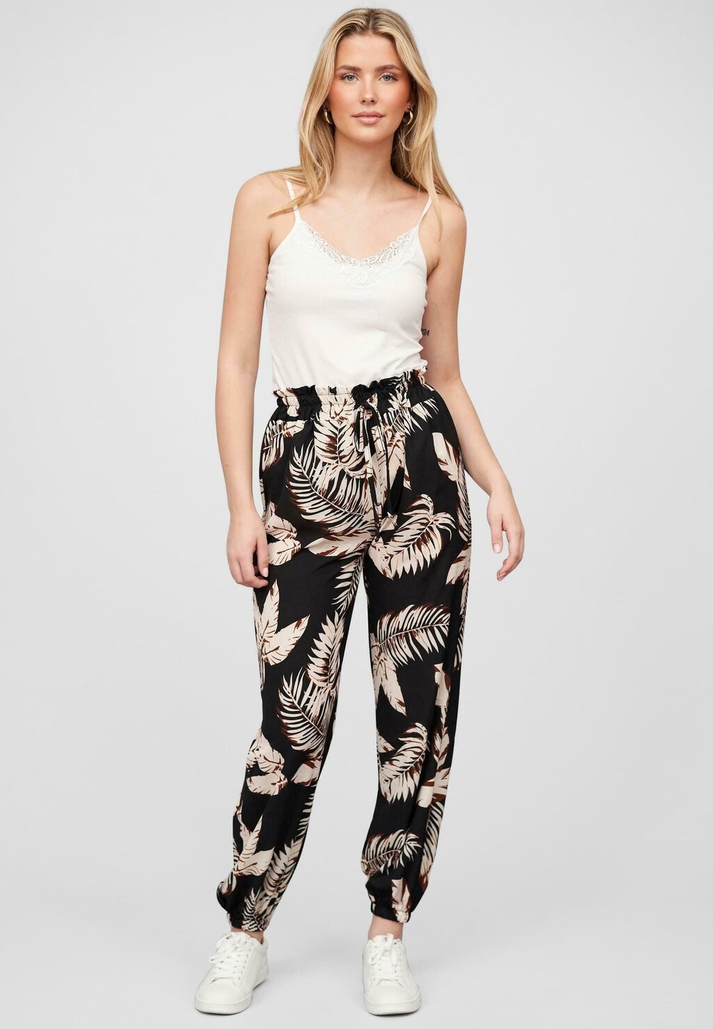 Спортивные штаны Cloud 5ive, черный
Спортивные штаны Cloud 5ive, черный