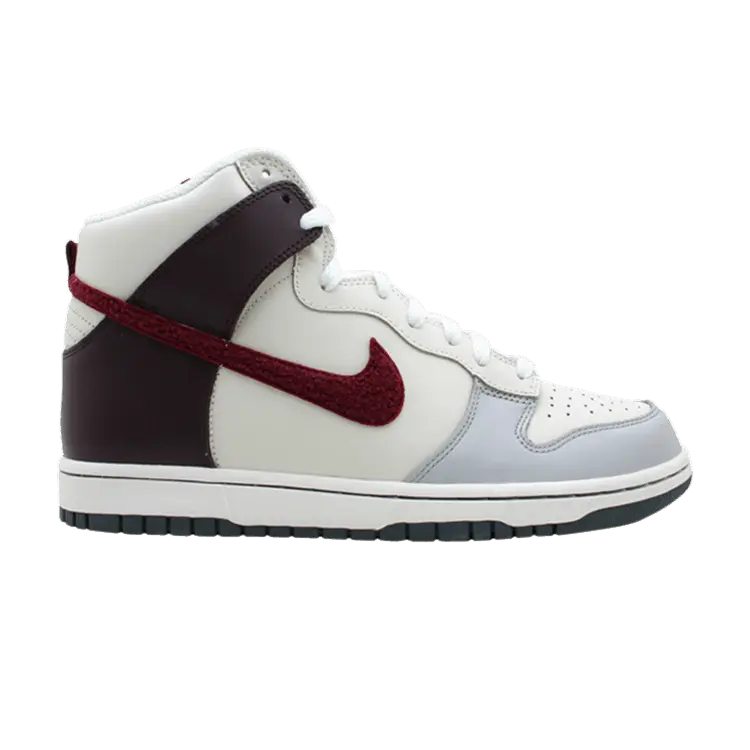 Кроссовки Nike Dunk High
Кроссовки Nike Dunk High