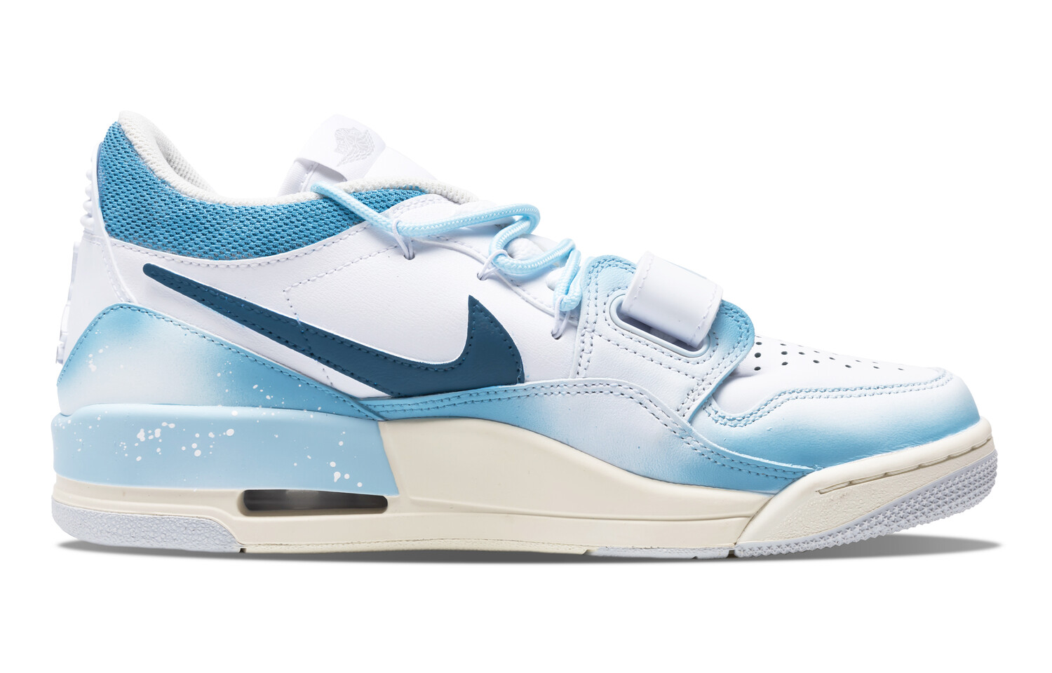 Кроссовки Jordan Legacy 312 Vintage Basketball Shoes Men Low-top White, синий
Кроссовки Jordan Legacy 312 Vintage Basketball Shoes Men Low-top White, синий