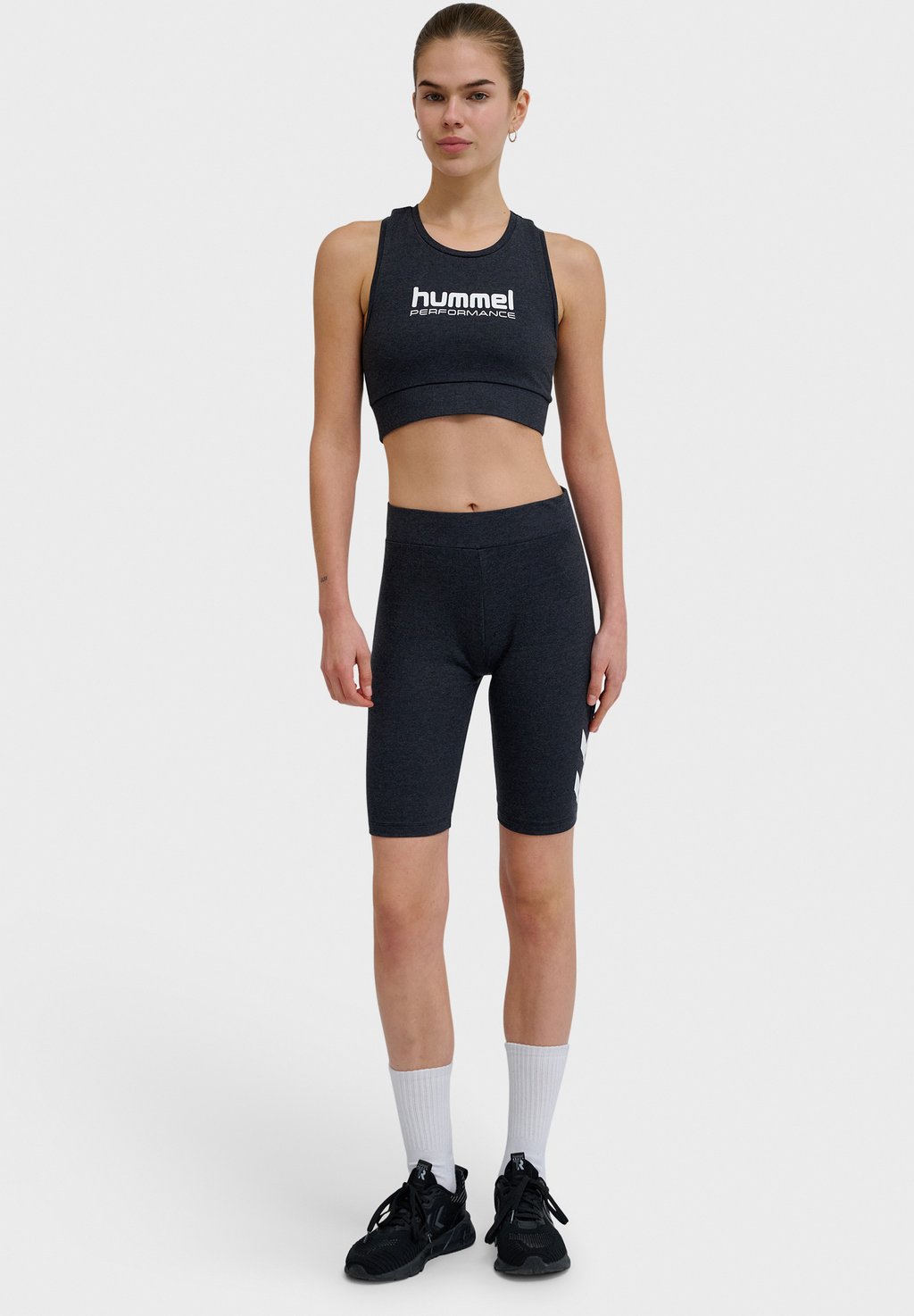 Спортивные шорты Hummel, черный
Спортивные шорты Hummel, черный