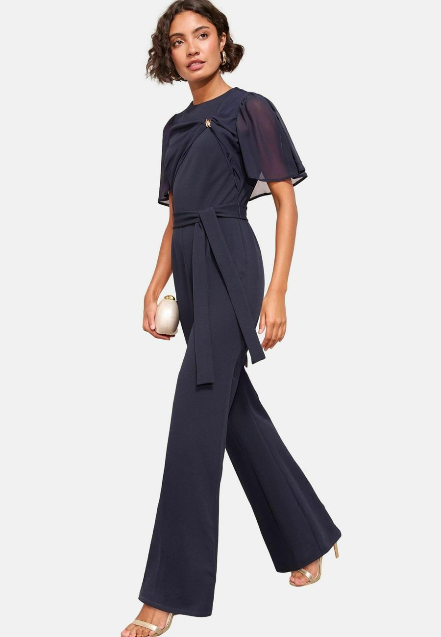 Комбинезон Friends Like These Jumpsuit, Navy/Blue
Комбинезон Friends Like These Jumpsuit, Navy/Blue