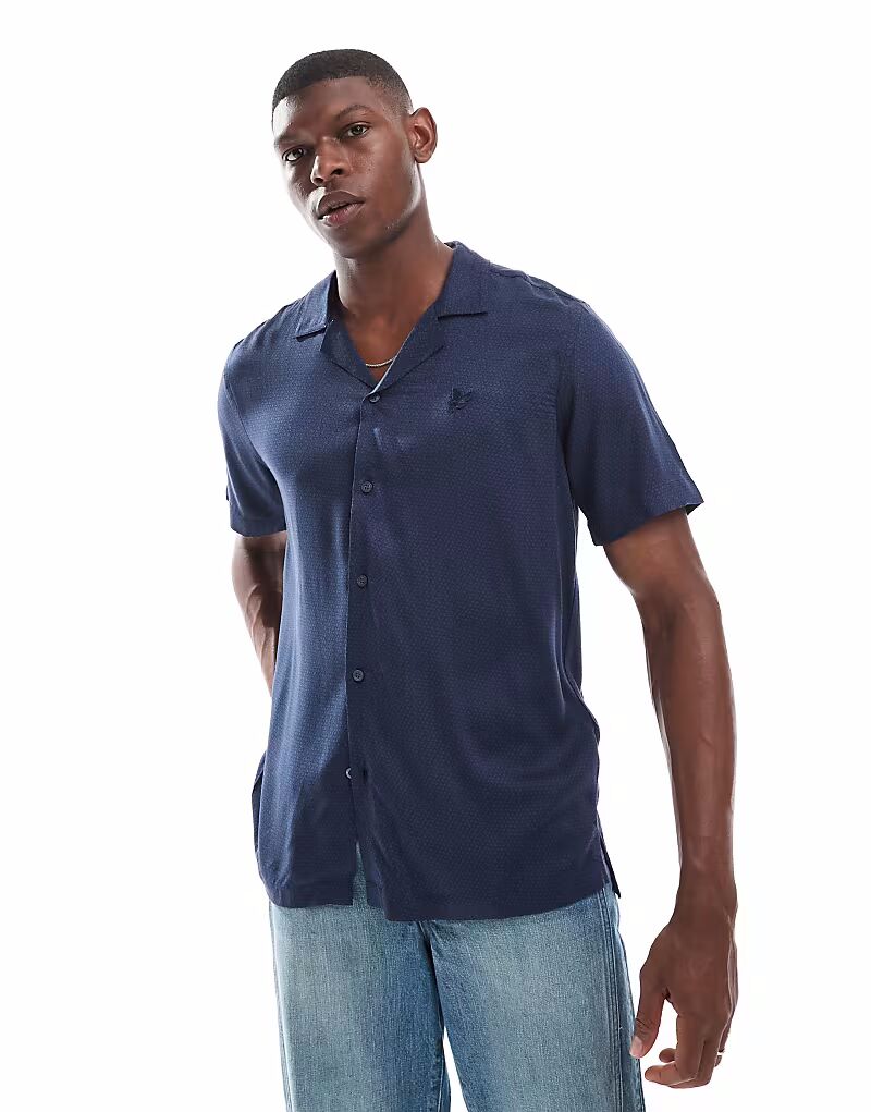 Рубашка Lyle & Scott Ss из тканого материала с геометрическим рисунком и принтом в стиле реверанс, цвет z271, темно-синий
Рубашка Lyle & Scott Ss из тканого материала с геометрическим рисунком и принтом в стиле реверанс, цвет z271, темно-синий