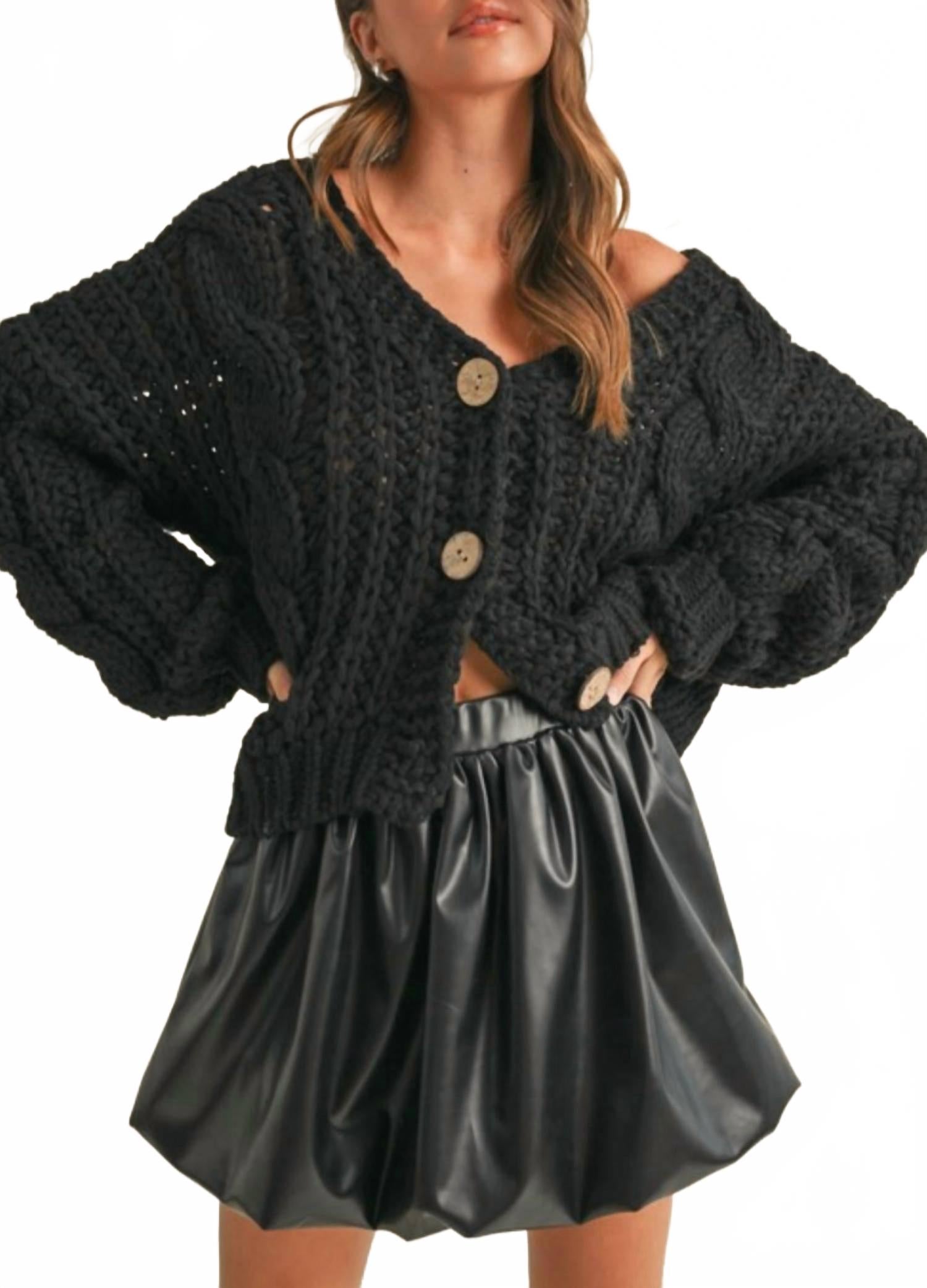 Черный кардиган крупной вязки оверсайз Klesis
Черный кардиган крупной вязки оверсайз Klesis