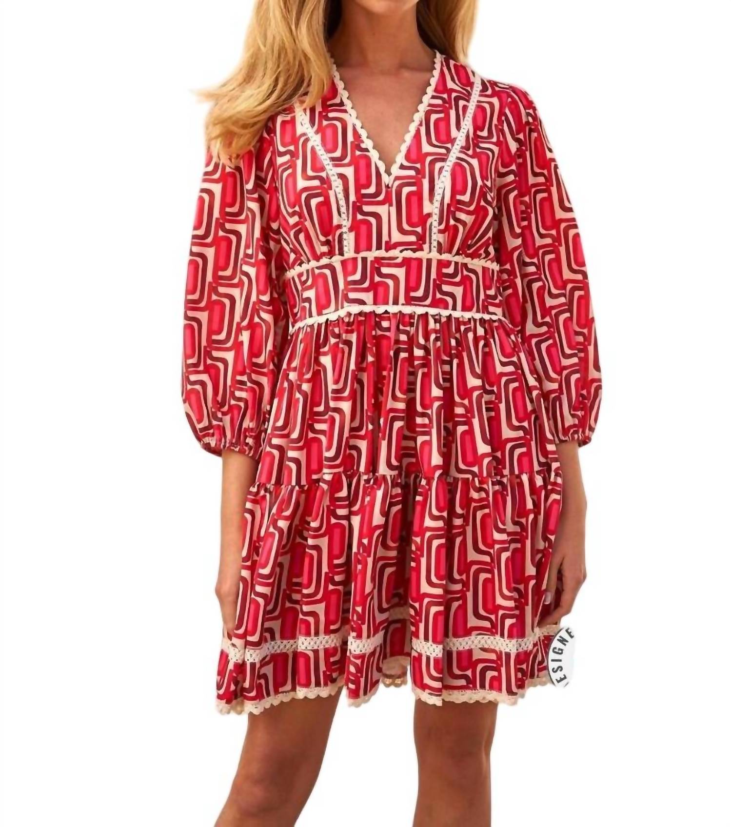 Платье-фигуристка Camille с абстрактным принтом в красном цвете Multi CHOKLATE PARIS
Платье-фигуристка Camille с абстрактным принтом в красном цвете Multi CHOKLATE PARIS