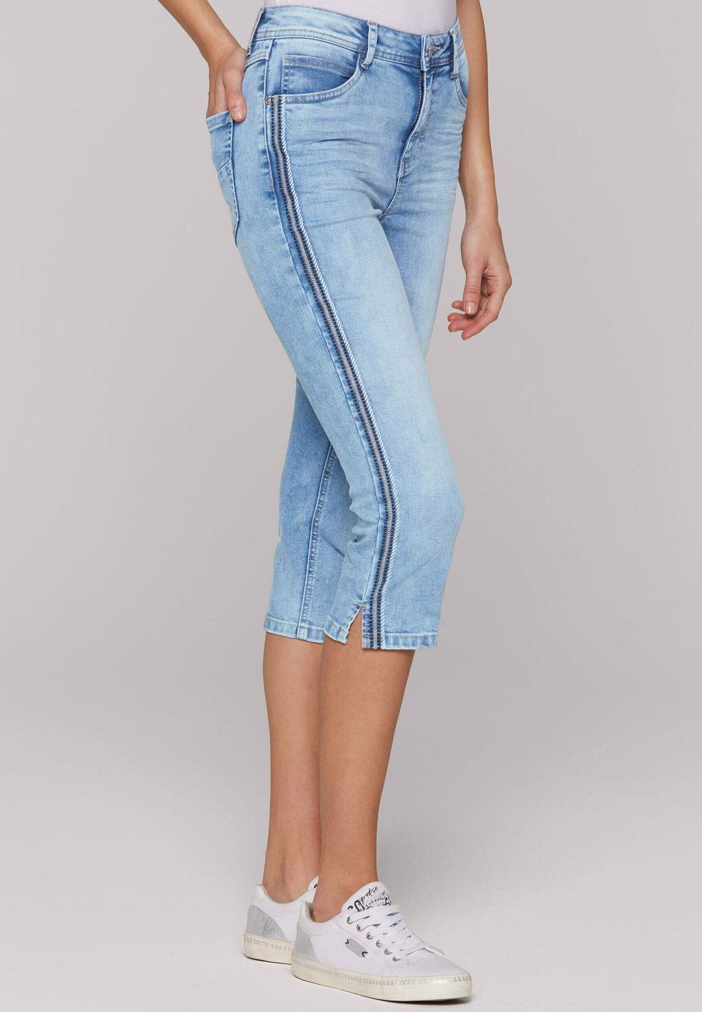 Джинсовые шорты CAPRI Soccx, синий
Джинсовые шорты CAPRI Soccx, синий