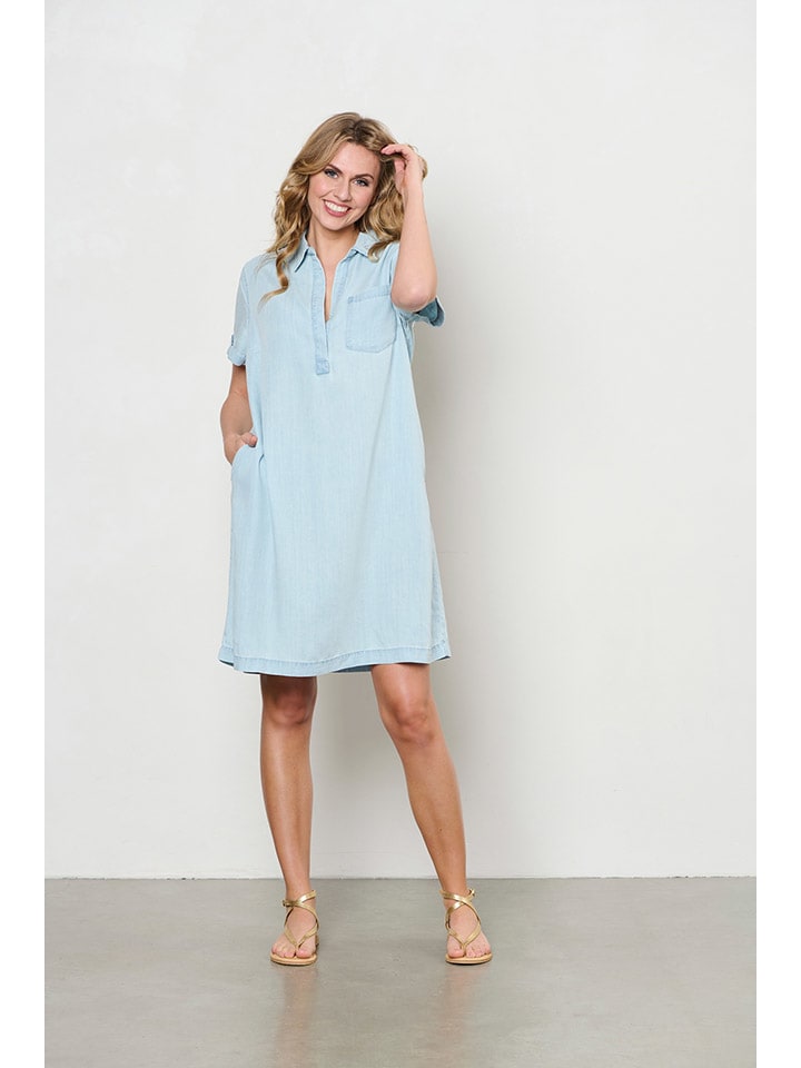 Платье до колена &Co Woman, светло-синий
Платье до колена &Co Woman, светло-синий