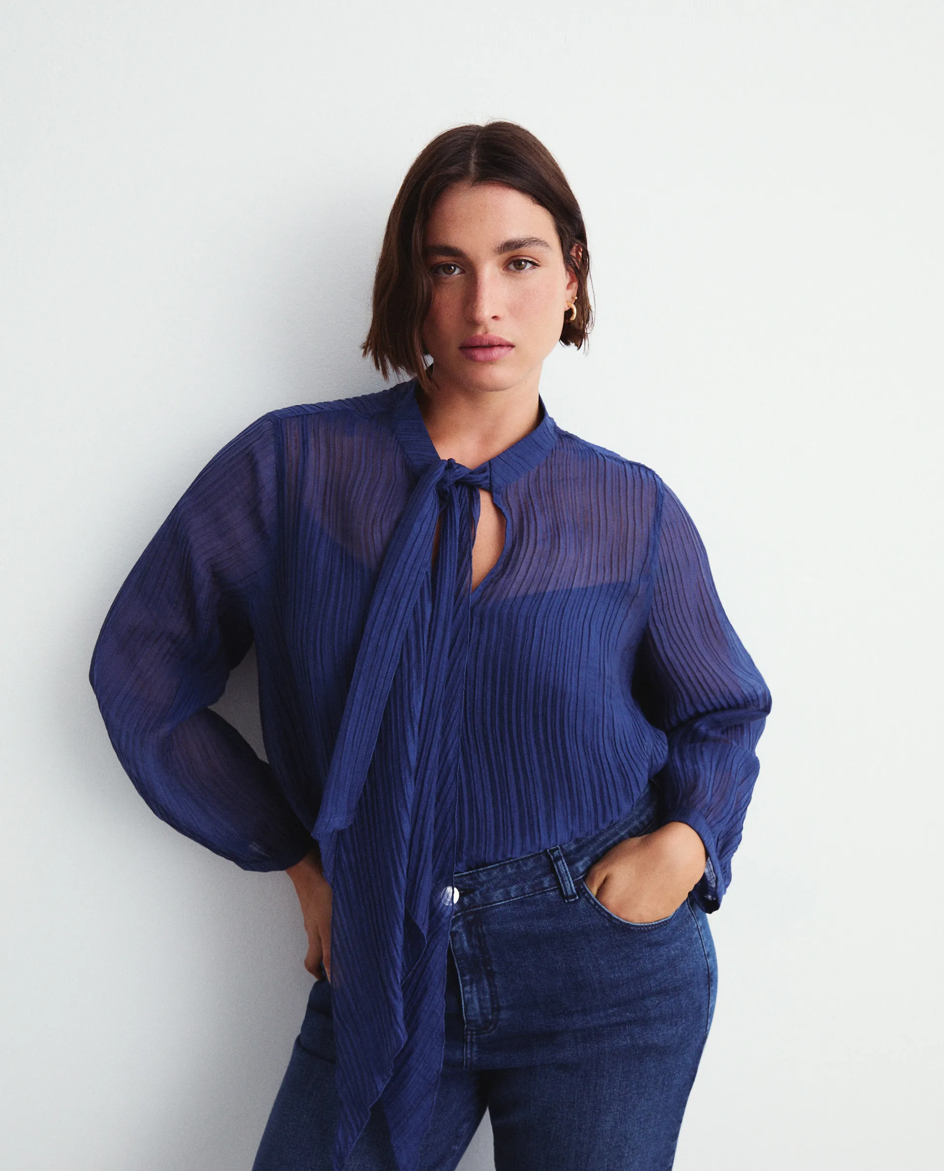 Блузка плиссированная с завязкой Couchel, темно-синий
Блузка плиссированная с завязкой Couchel, темно-синий