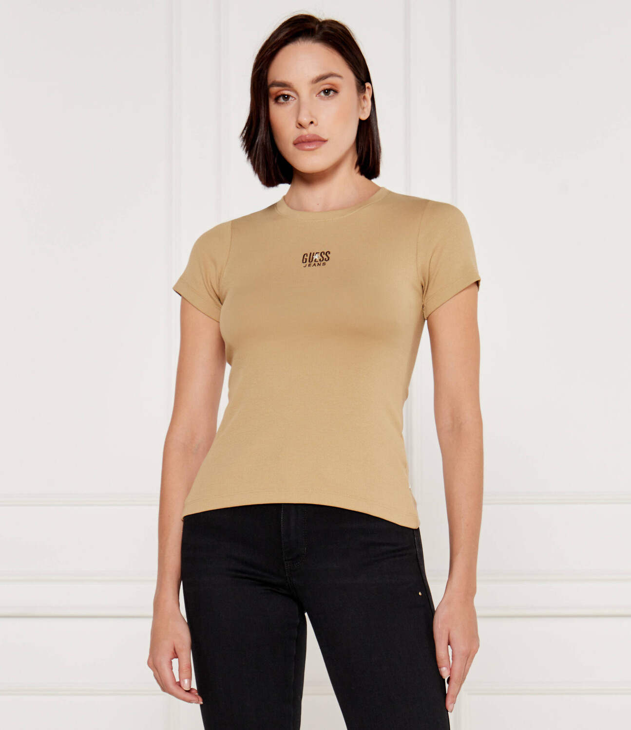 Футболка Guess Jeans Slim Fit, бежевый
Футболка Guess Jeans Slim Fit, бежевый