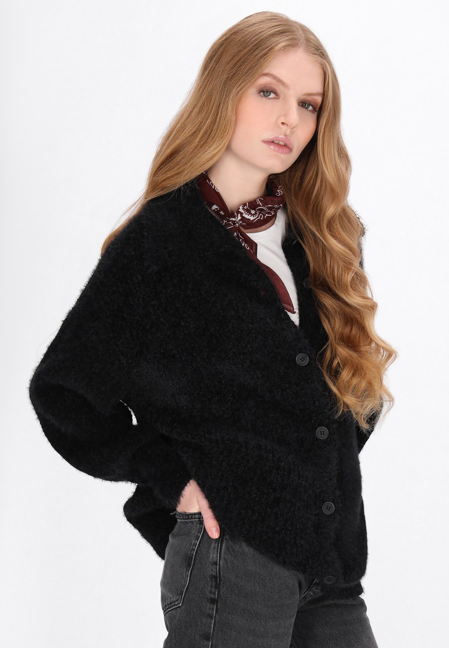 Кардиган DreiMaster Cardigan, Black
Кардиган DreiMaster Cardigan, Black