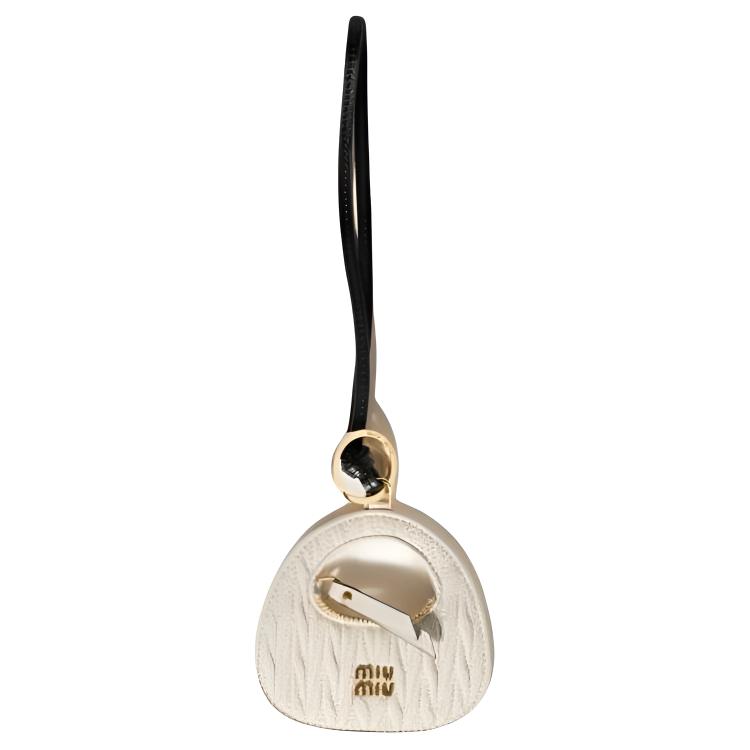 MIU MIU Брелок для сумки из стёганой овчины, White
MIU MIU Брелок для сумки из стёганой овчины, White