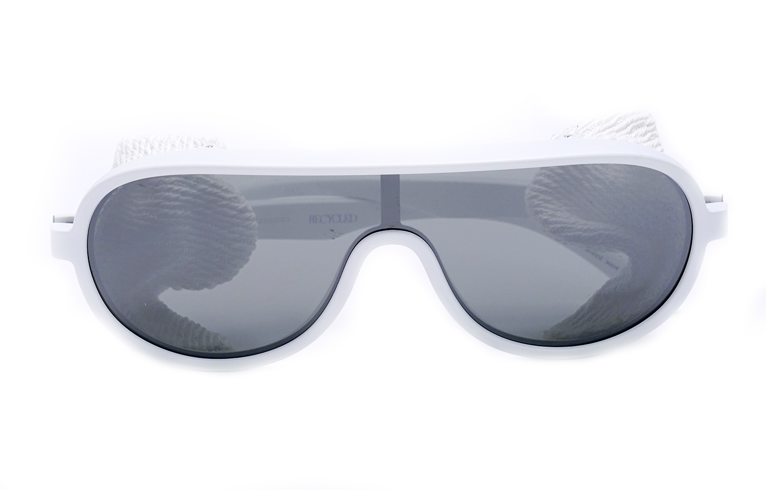 Солнцезащитные очки асимметричной формы унисекс EMPORIO ARMANI
Солнцезащитные очки асимметричной формы унисекс EMPORIO ARMANI