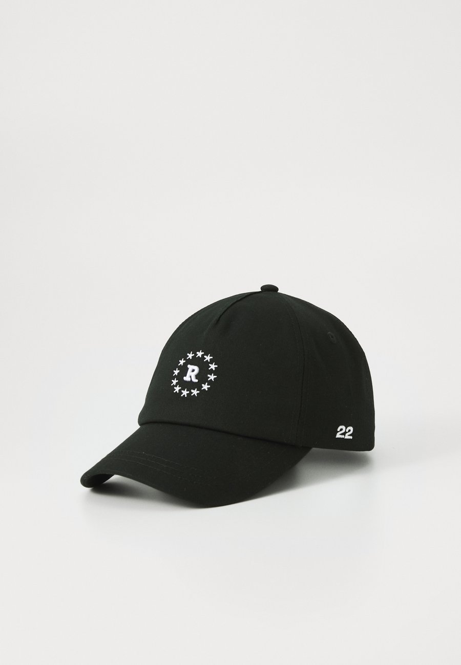 Бейсболка ReCap MONOGRAM STARS UNISEX, Black
Бейсболка ReCap MONOGRAM STARS UNISEX, Black