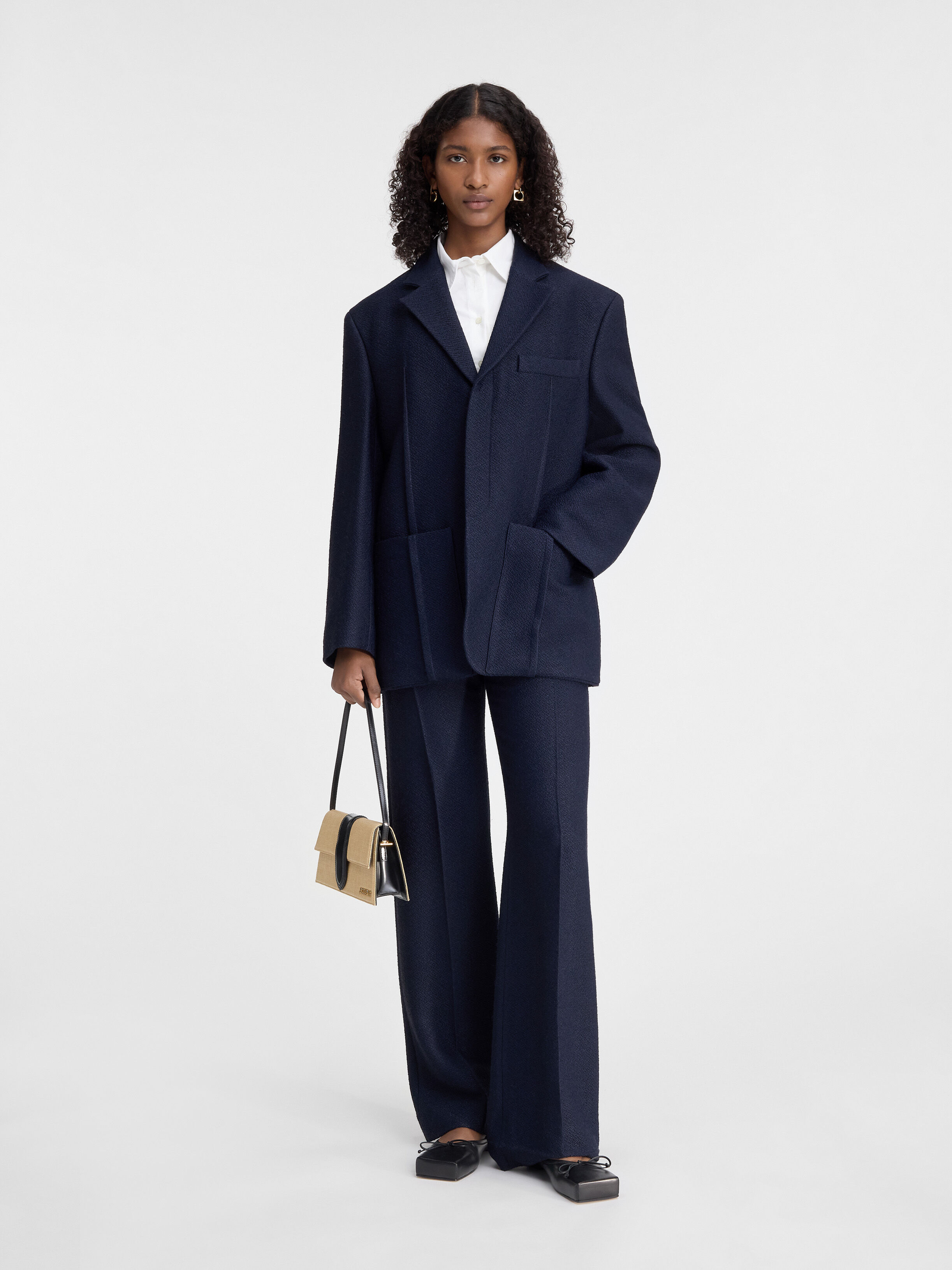 Квадратный пиджак JACQUEMUS The Man's jacket, темно-синий
Квадратный пиджак JACQUEMUS The Man's jacket, темно-синий