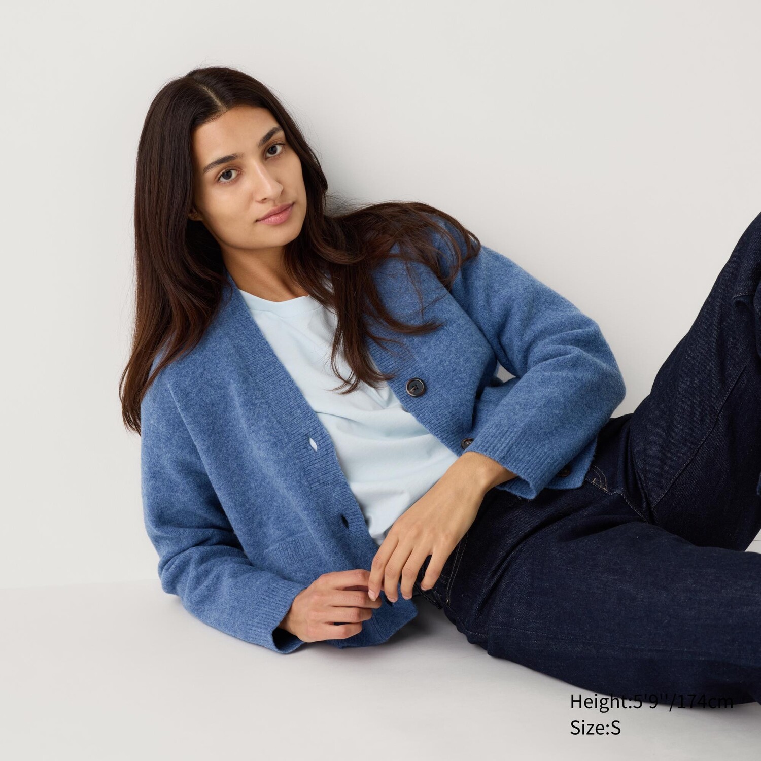 Мягкий кардиган V-образным вырезом UNIQLO, синий 
Мягкий кардиган V-образным вырезом UNIQLO, синий