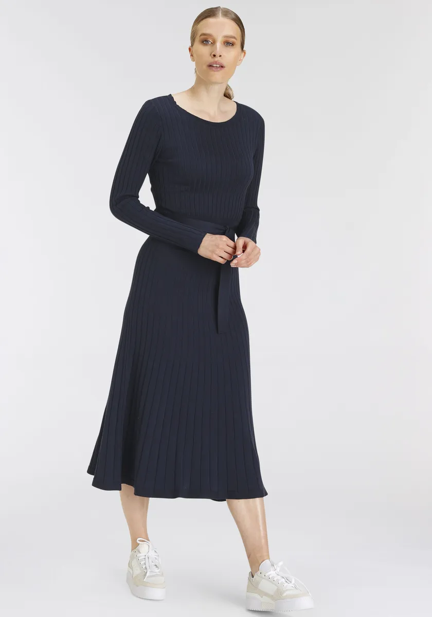 Трикотажное платье DELMAO с поясом в тон - НОВЫЙ БРЕНД!, цвет морской волны
Трикотажное платье DELMAO с поясом в тон - НОВЫЙ БРЕНД!, цвет морской волны