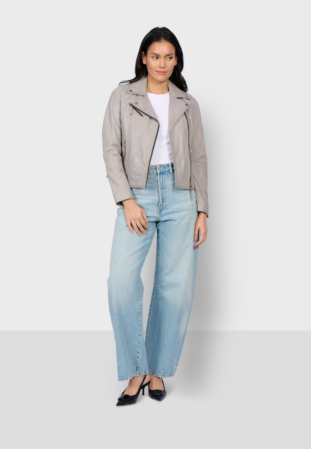 Кожаная куртка CLIPS Oakwood, светло-серый
Кожаная куртка CLIPS Oakwood, светло-серый