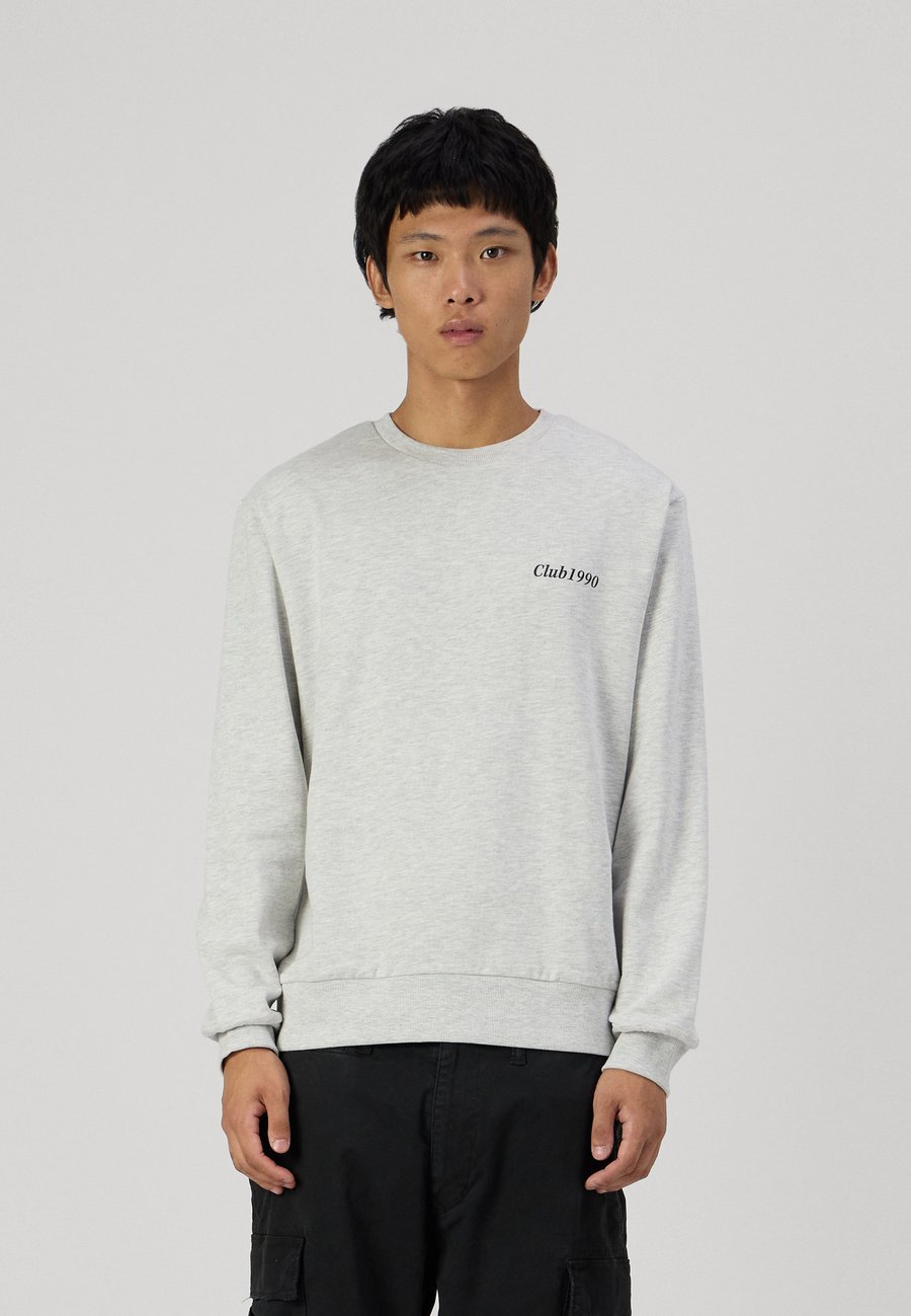 Толстовка Jack & Jones JJEBRADLEY GRAPHIC CREW, White
Толстовка Jack & Jones JJEBRADLEY GRAPHIC CREW, White