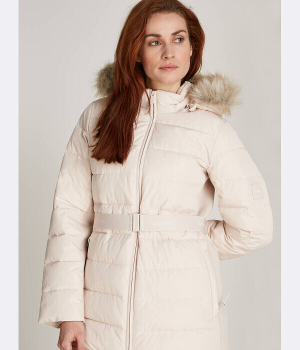 Куртка женская Calvin Klein утепленная с капюшоном и поясом, белый
Куртка женская Calvin Klein утепленная с капюшоном и поясом, белый