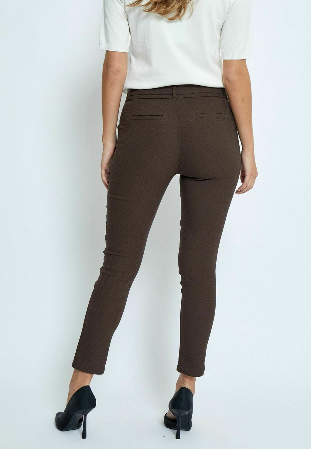 Чиносы CARMA GRAPHIC 7/8 Minus, коричневый
Чиносы CARMA GRAPHIC 7/8 Minus, коричневый