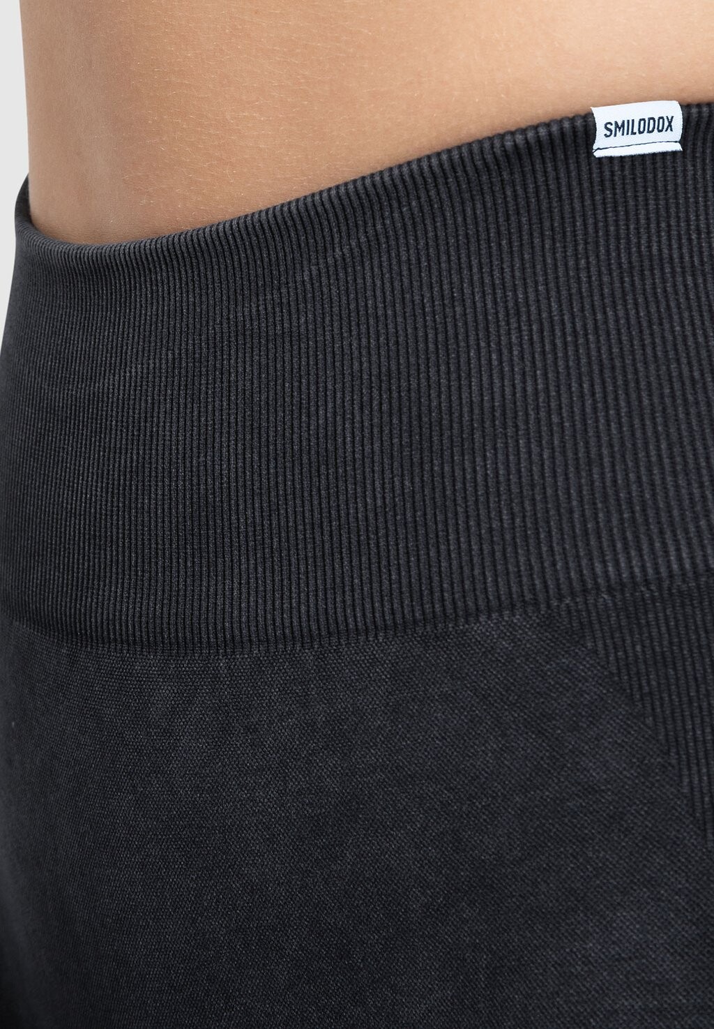 Тайтсы BATIK RUTH Smilodox, черный 
Тайтсы BATIK RUTH Smilodox, черный