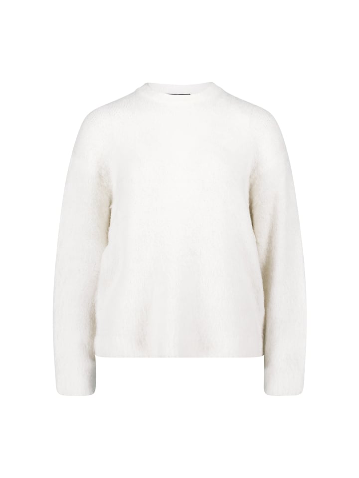 Вязаный свитер цвета яичного крема с пухом Zero
Вязаный свитер цвета яичного крема с пухом Zero