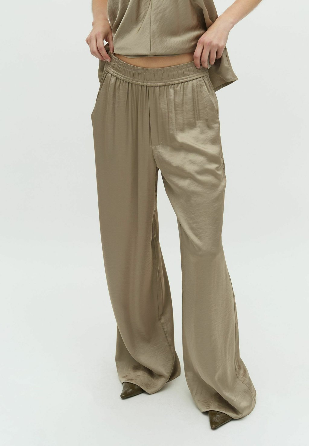 Брюки ASAKA-M mbyM, песочный
Брюки ASAKA-M mbyM, песочный