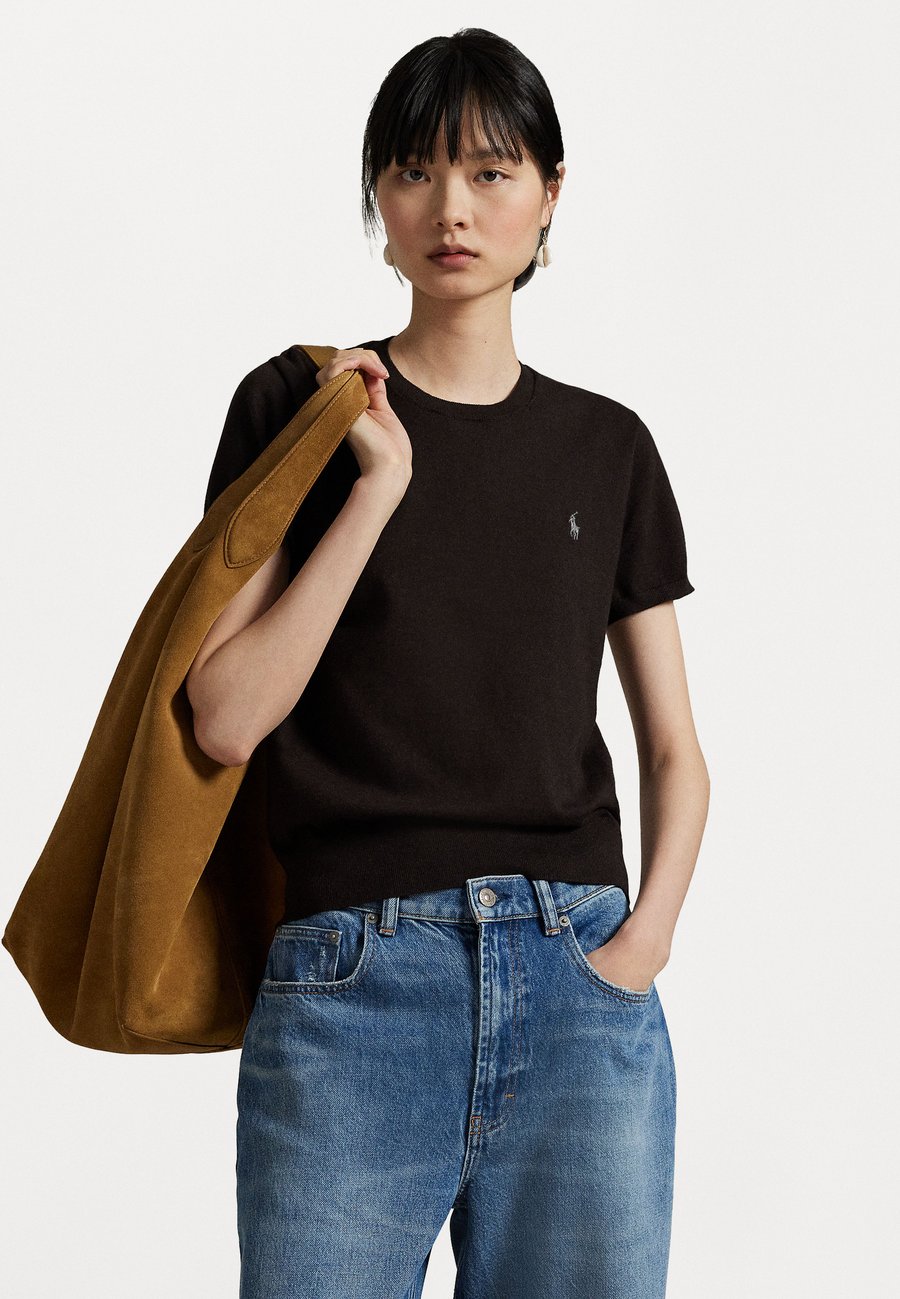 Джемпер Polo Ralph Lauren SHORT-SLEEVE CREWNECK SWEATER, Circuit Brown/Brown
Джемпер Polo Ralph Lauren SHORT-SLEEVE CREWNECK SWEATER, Circuit Brown/Brown