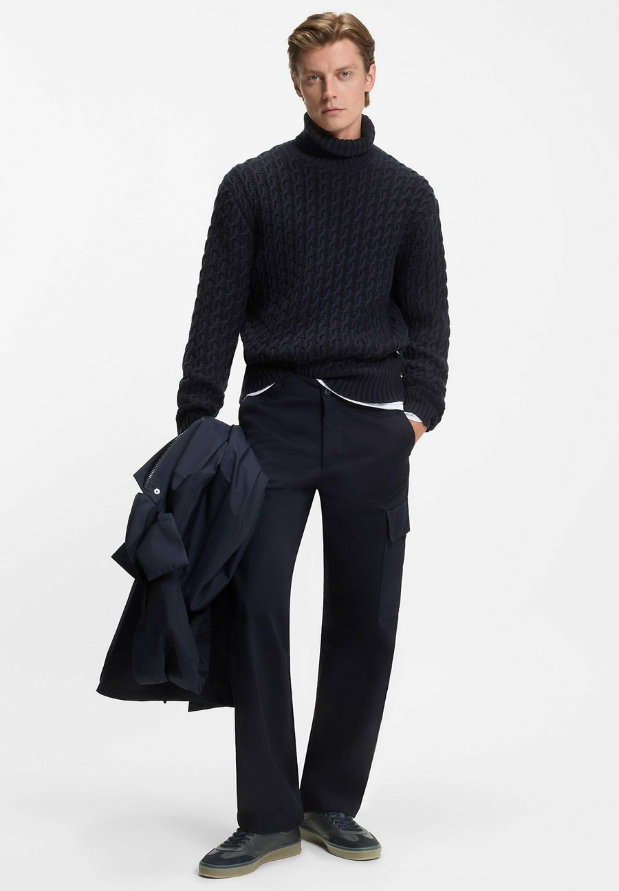 Кроссовки BOSS ZAREK TENN SDDRGR, Dark Blue One/Dark Blue
Кроссовки BOSS ZAREK TENN SDDRGR, Dark Blue One/Dark Blue