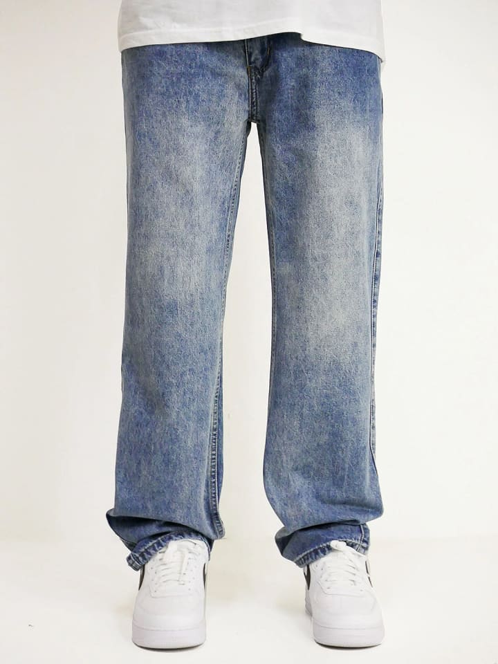 Джинсы свободного кроя из мешковатого денима с принтом логотипа в виде монеты синего цвета DADA
Джинсы свободного кроя из мешковатого денима с принтом логотипа в виде монеты синего цвета DADA