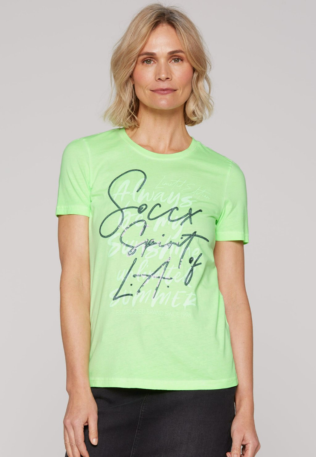 Футболка с принтом INSIDE OIL DYED MIT PAILLETTEN-WORDING Soccx, неоновый зеленый
Футболка с принтом INSIDE OIL DYED MIT PAILLETTEN-WORDING Soccx, неоновый зеленый