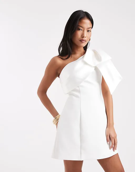 Белое мини-платье с эффектным бантом на одно плечо Forever New Petite Bridal
Белое мини-платье с эффектным бантом на одно плечо Forever New Petite Bridal