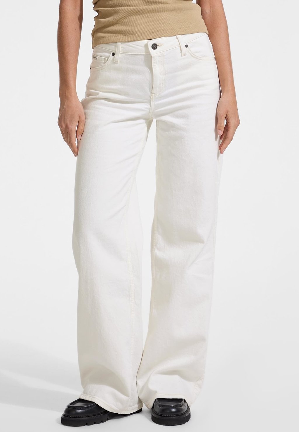 Джинсы свободного кроя WIDE Guess Jeans, белый
Джинсы свободного кроя WIDE Guess Jeans, белый