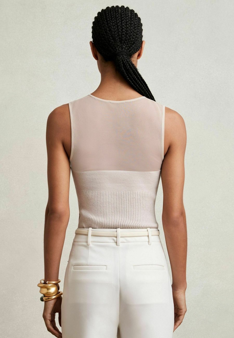 Топ Reiss SLIMFIT , Pink Neutral/Beige
Топ Reiss SLIMFIT , Pink Neutral/Beige