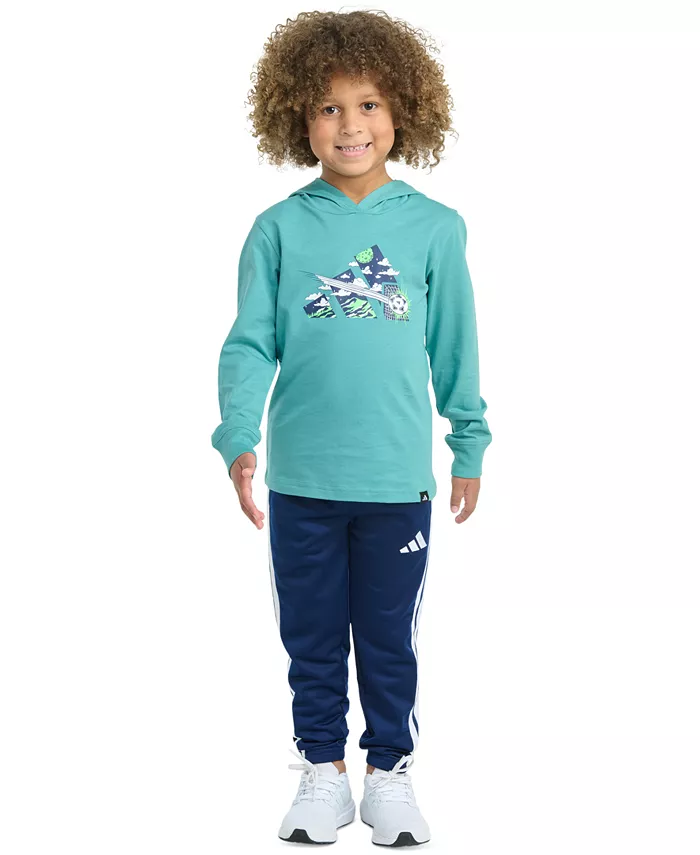 Комплект из двух предметов: футболка с длинными рукавами и капюшоном, спортивные брюки для малышей и мальчиков adidas, синий
Комплект из двух предметов: футболка с длинными рукавами и капюшоном, спортивные брюки для малышей и мальчиков adidas, синий