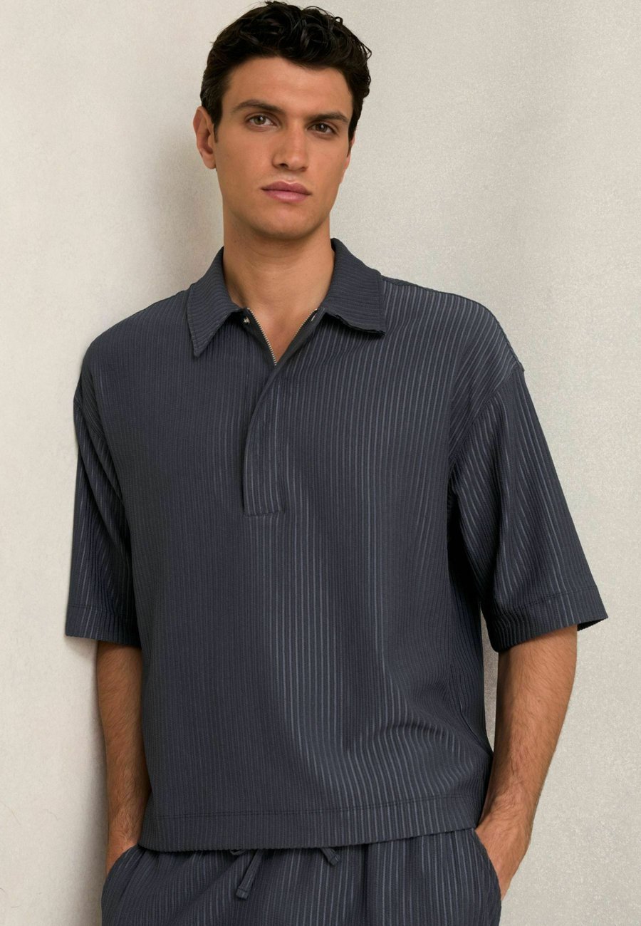 Поло Reiss TOBI TEXTURED STRIPE, Petrol Blue/Blue, Красный, Поло Reiss TOBI TEXTURED STRIPE, Petrol Blue/Blue
Поло Reiss TOBI TEXTURED STRIPE, Petrol Blue/Blue, Красный, Поло Reiss TOBI TEXTURED STRIPE, Petrol Blue/Blue