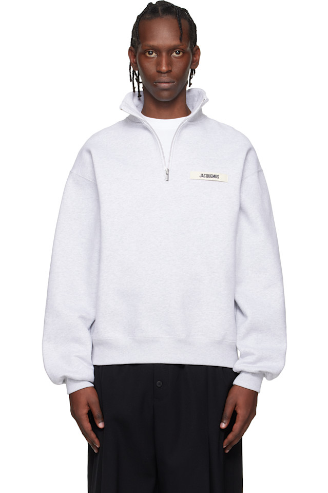 Jacquemus Серая толстовка с высоким воротником на молнии из грогрена
Jacquemus Серая толстовка с высоким воротником на молнии из грогрена