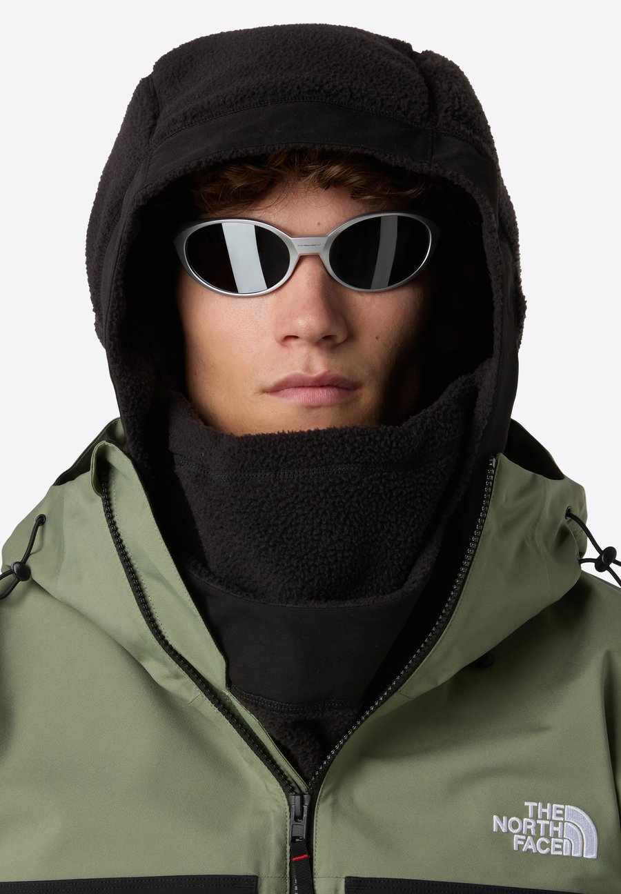 Шапка The North Face WHIMZY POWDER , Tnf Black/Black
Шапка The North Face WHIMZY POWDER , Tnf Black/Black