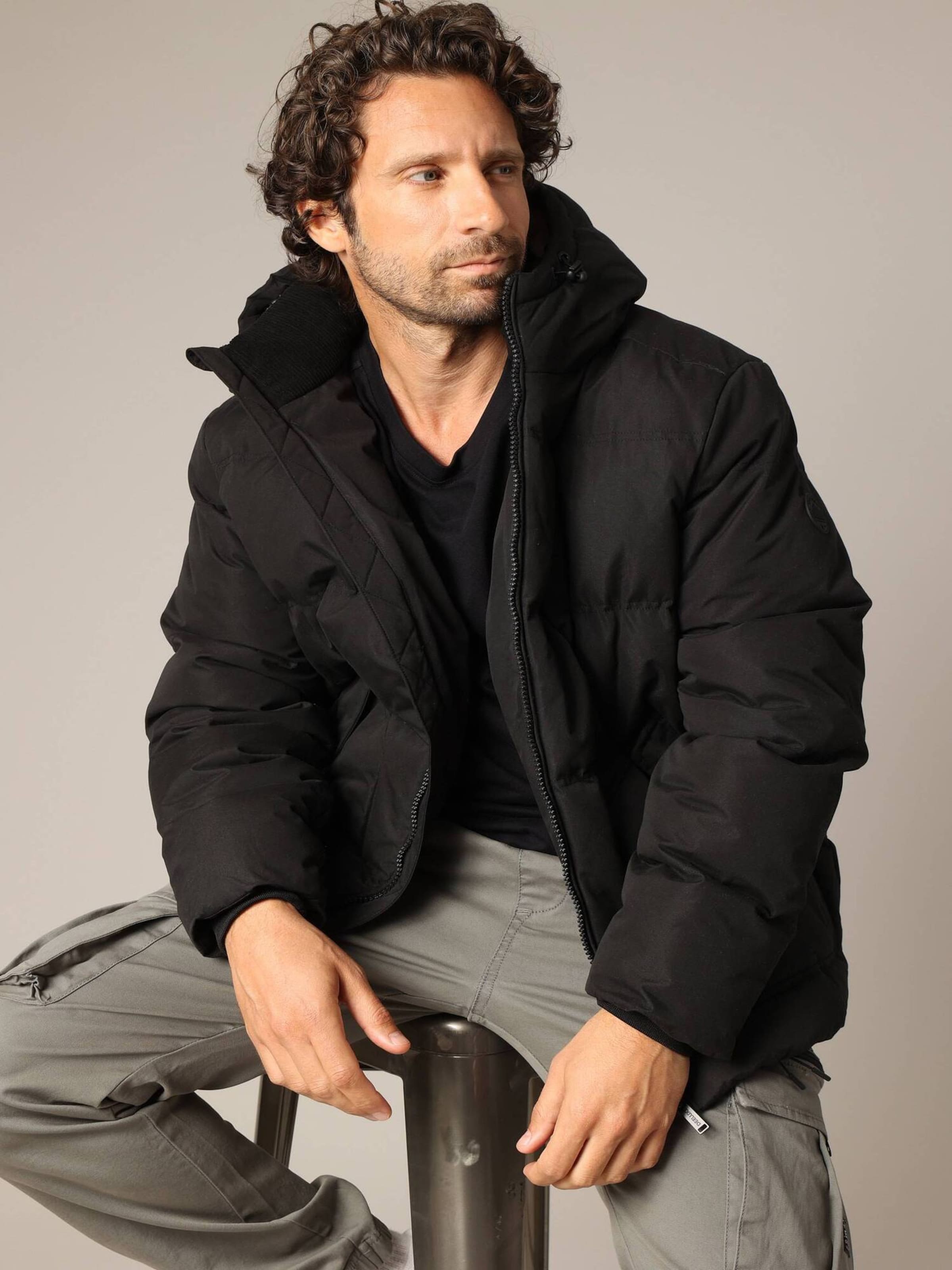 Deeluxe Зимняя куртка 'Chicago' в черном цвете
Deeluxe Зимняя куртка 'Chicago' в черном цвете