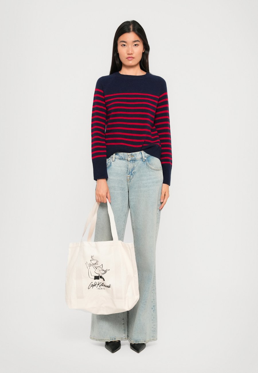Сумка-шоппер Café Kitsuné BARISTA FOX, Tapioca/Beige
Сумка-шоппер Café Kitsuné BARISTA FOX, Tapioca/Beige