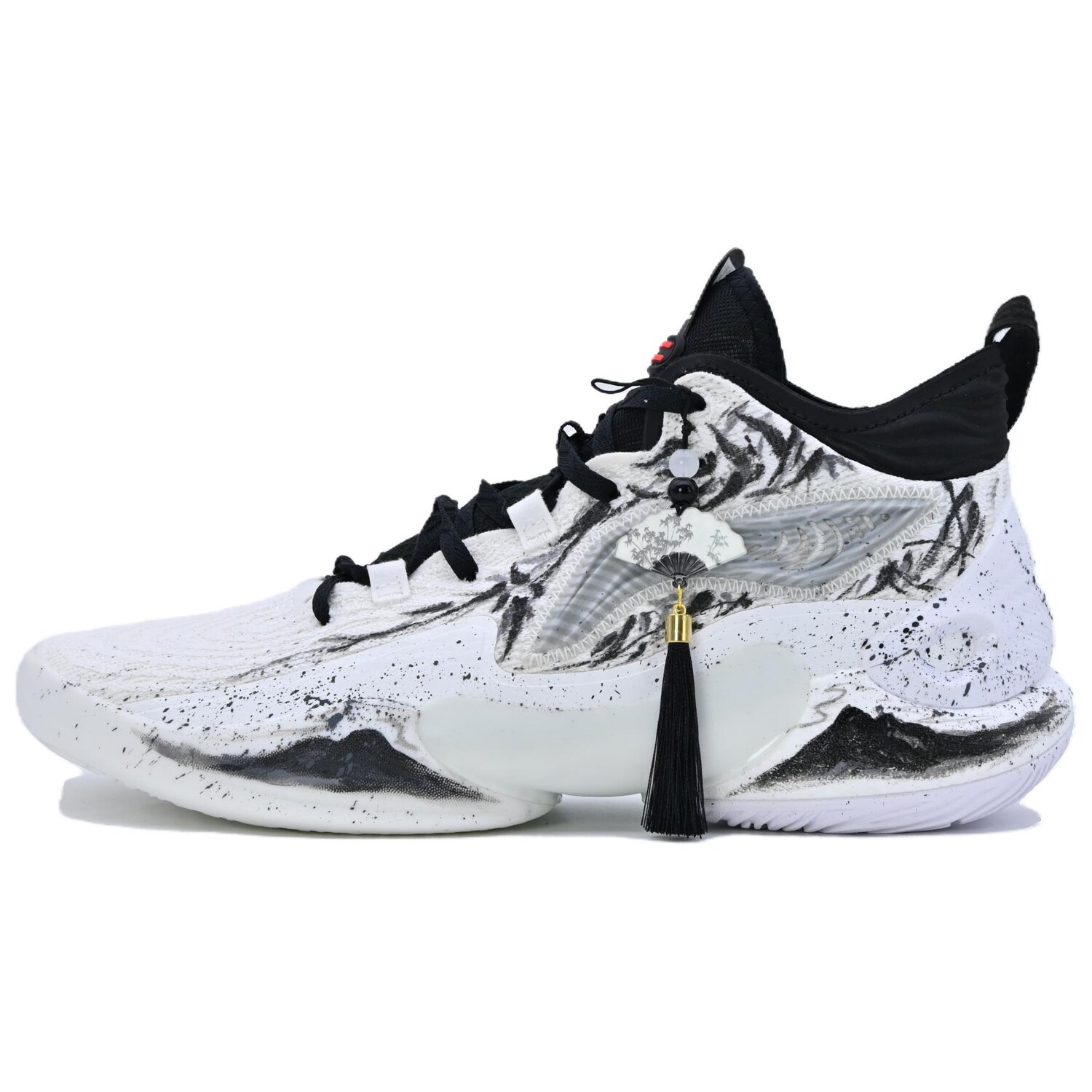 Баскетбольные кроссовки YuShuai 18 Basketball Shoes Men Mid-Top White/Black Lining
Баскетбольные кроссовки YuShuai 18 Basketball Shoes Men Mid-Top White/Black Lining