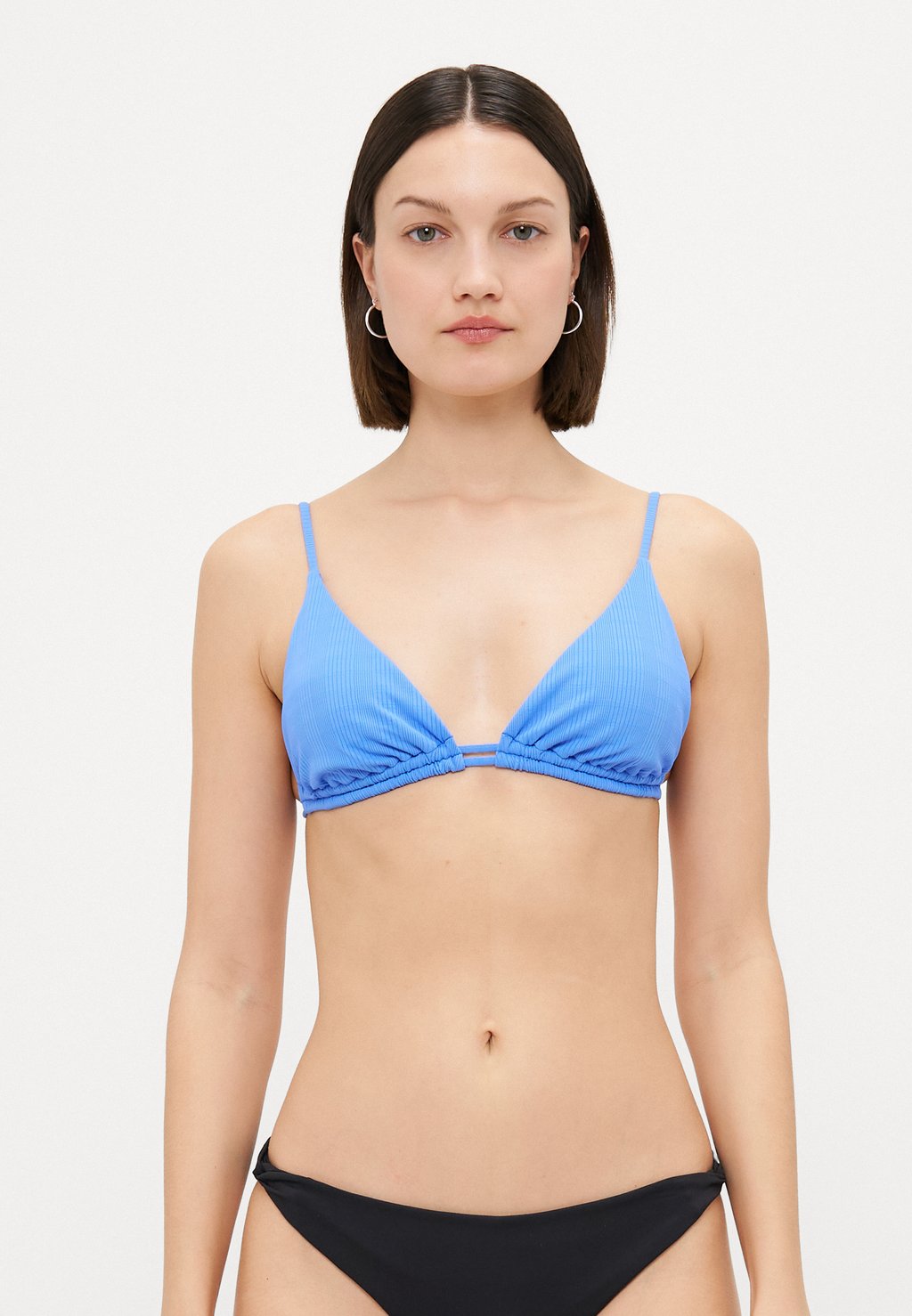 Верх бикини TRIANGLE Copenhagen Studios, светло-голубой
Верх бикини TRIANGLE Copenhagen Studios, светло-голубой