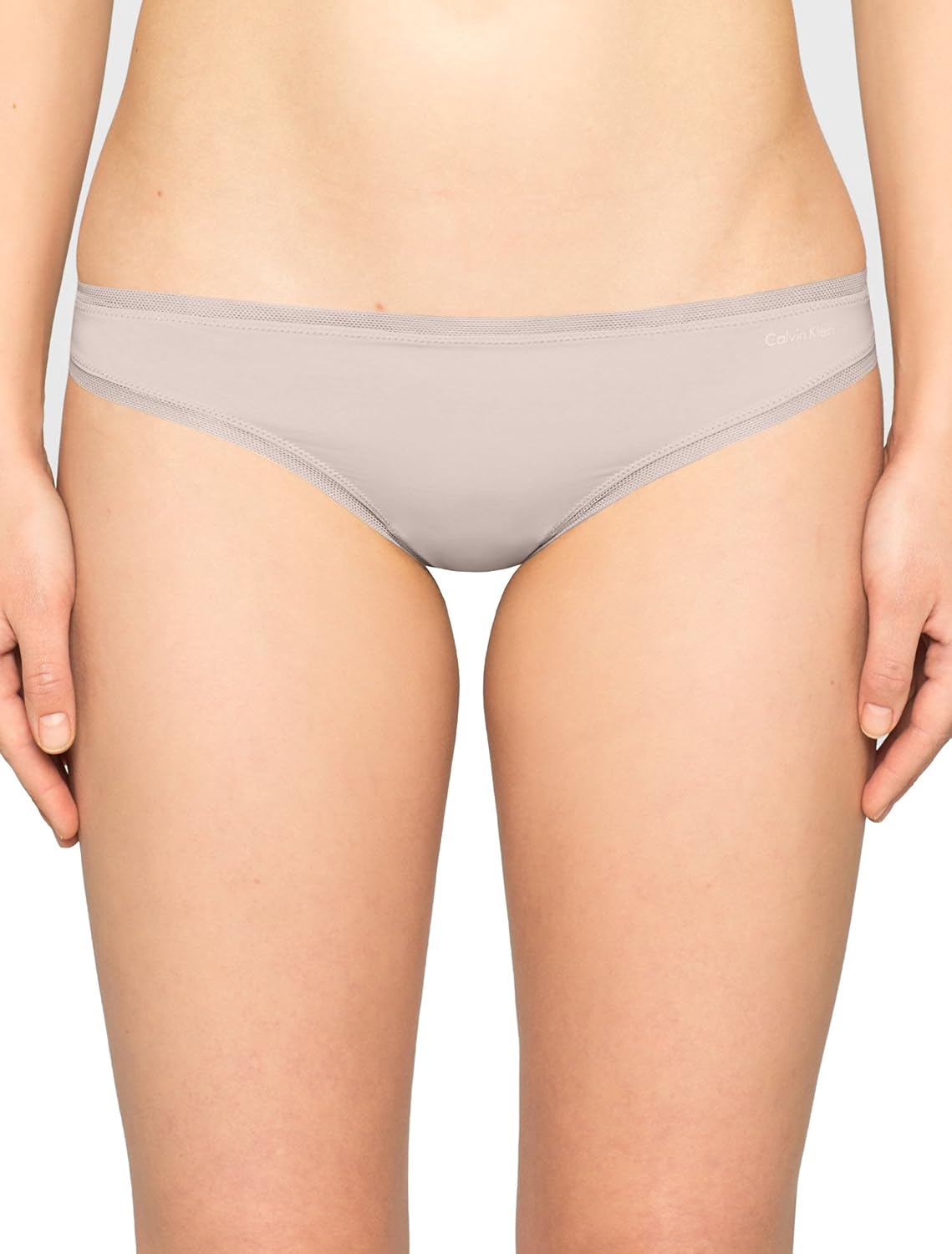 Женские скульптурные стринги Calvin Klein, Qf1666-599)
Женские скульптурные стринги Calvin Klein, Qf1666-599)
