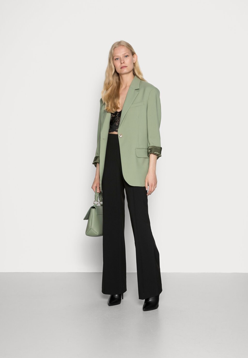 Топ Cream, черно-белый
Топ Cream, черно-белый