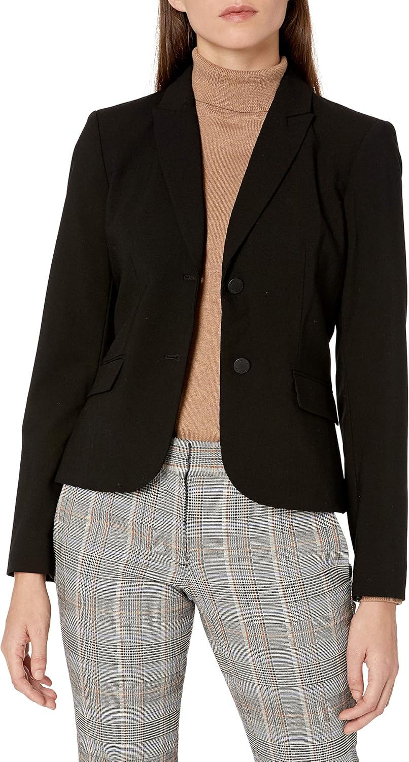 Женский блейзер Calvin Klein Lux на двух пуговицах (Petite, Standard и Plus), Black Night
Женский блейзер Calvin Klein Lux на двух пуговицах (Petite, Standard и Plus), Black Night