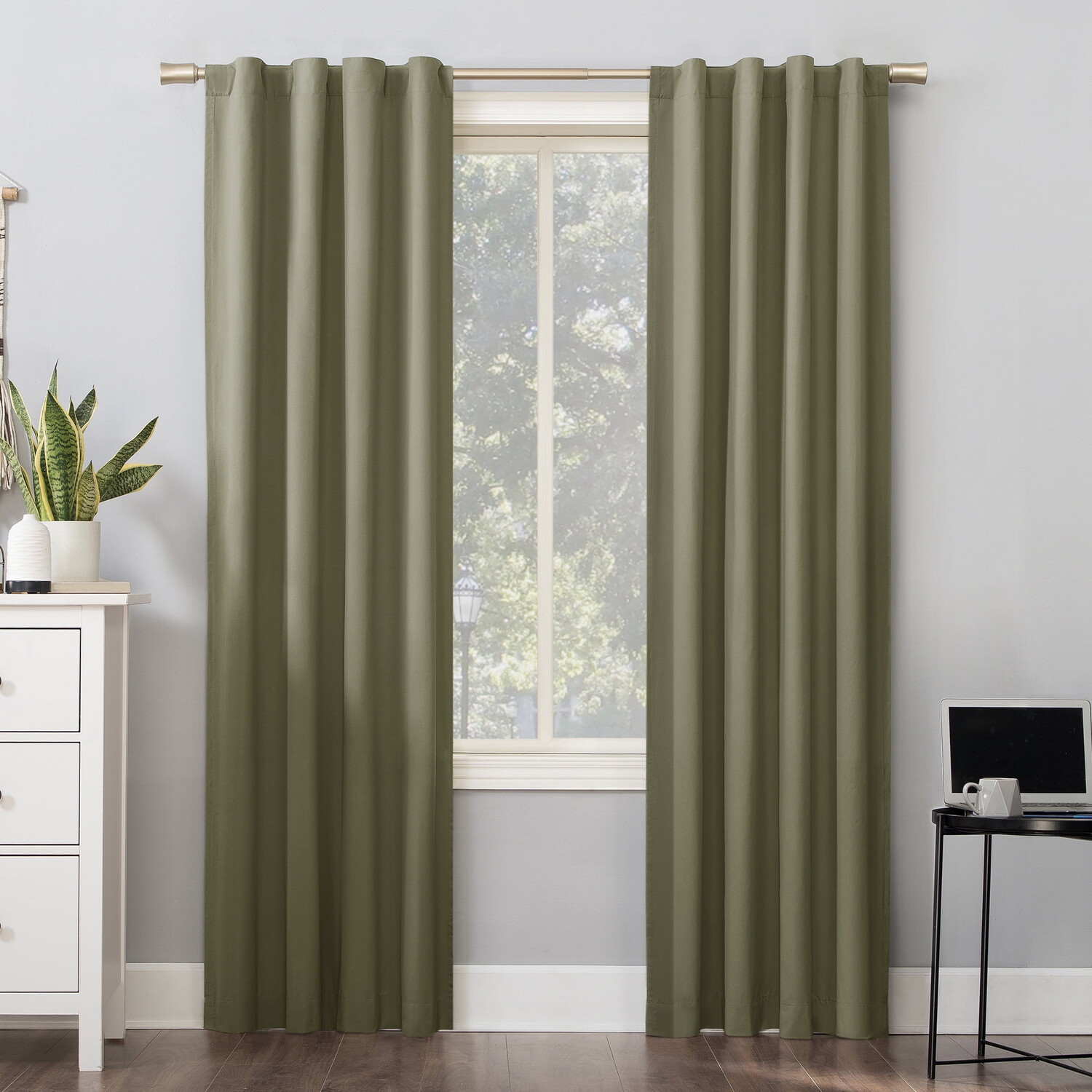 Шторы Sun Zero Cyrus Thermal со 100% затемнением 40 x 96 дюймов, оливково-зеленый
Шторы Sun Zero Cyrus Thermal со 100% затемнением 40 x 96 дюймов, оливково-зеленый
