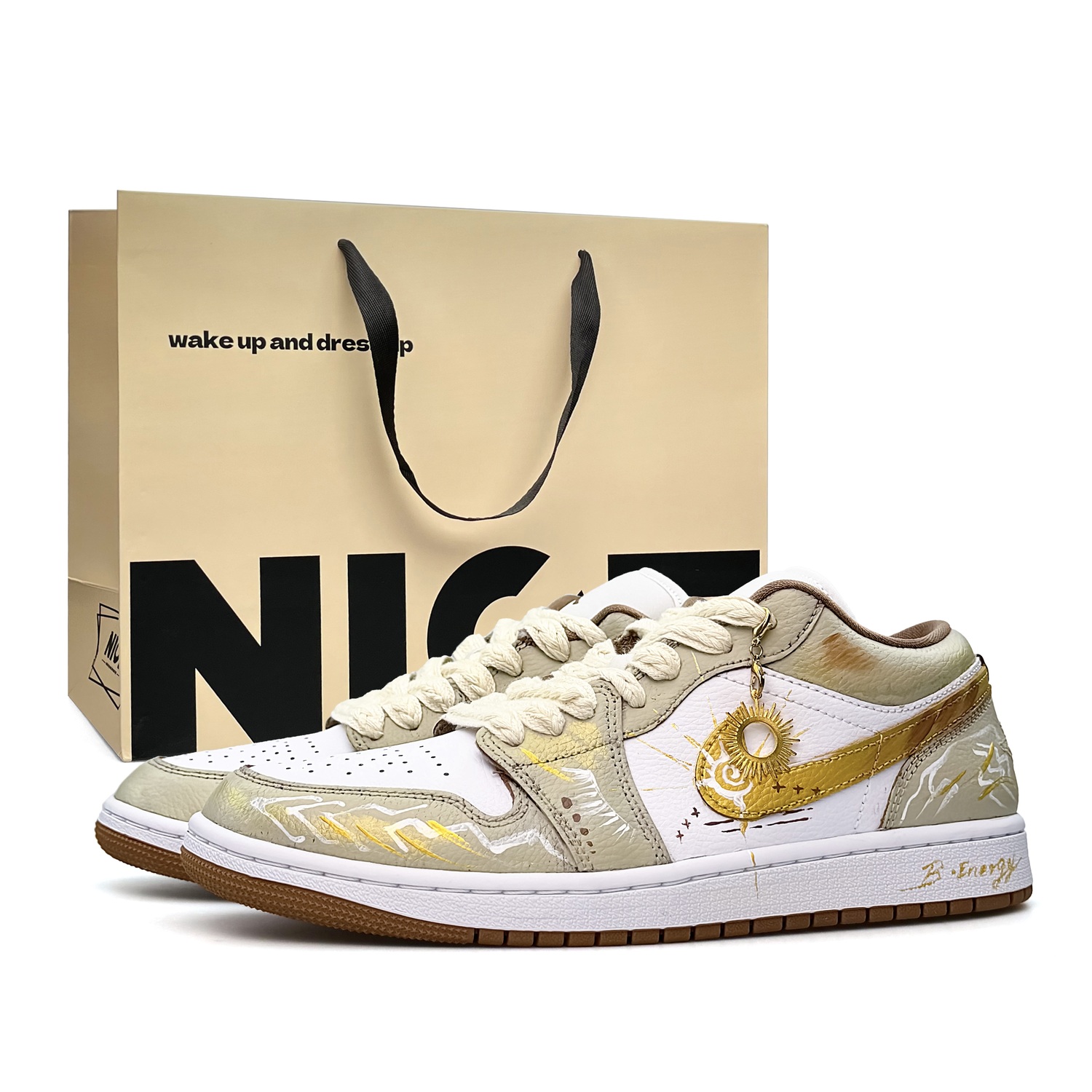 Jordan Air 1 Gilded Snail, Shopping Bag Low top Vintage Basketball Shoes Unisex белый коричневый золотой
Jordan Air 1 Gilded Snail, Shopping Bag Low top Vintage Basketball Shoes Unisex белый коричневый золотой