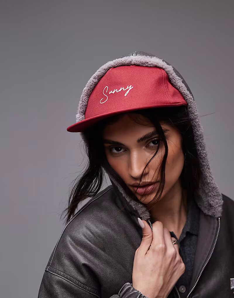 Фирменная кепка House of Sunny вишнево-красного цвета
Фирменная кепка House of Sunny вишнево-красного цвета